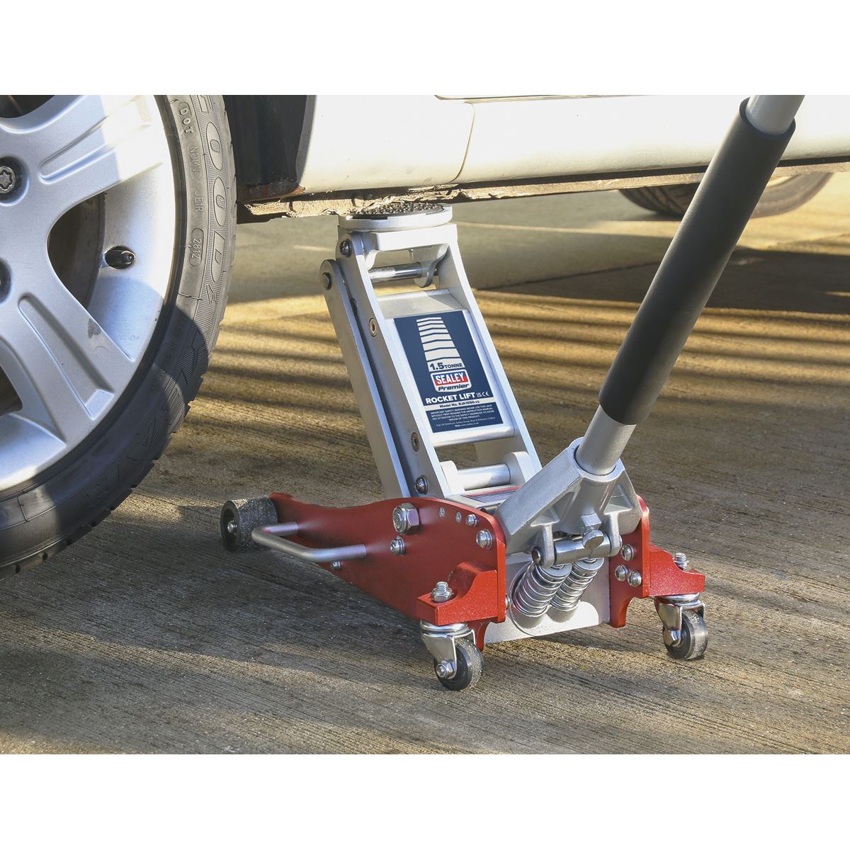 Sealey Trolley Jack 1.5 tonne Low Entry Aluminium Rocket Lift RJA1550