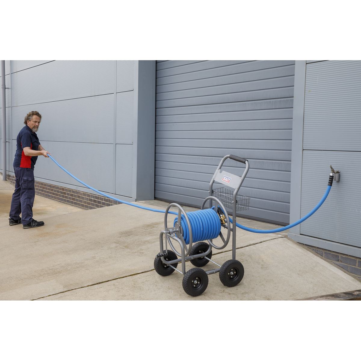 Sealey Heavy-Duty Hose Reel Cart with 30m Heavy-Duty 19mm Hot & Cold Rubber Water Hose HRKIT30