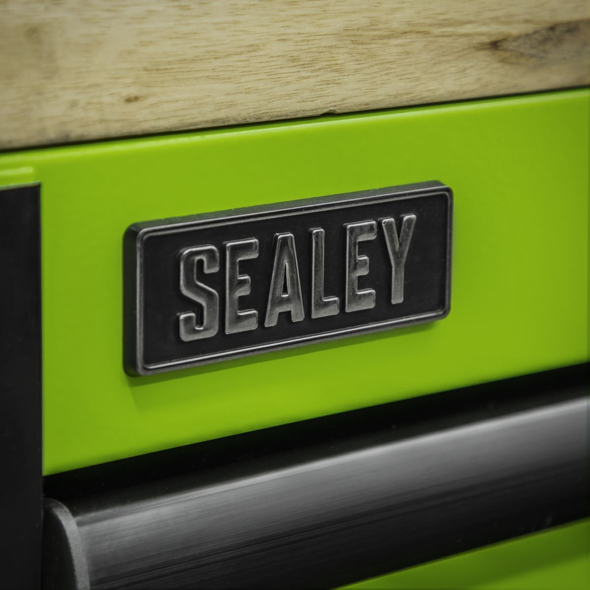 Sealey 15 Drawer 1549mm Mobile Trolley with Wooden Worktop and Hutch and 2 Drawer Riser AP6115BECOMBO1