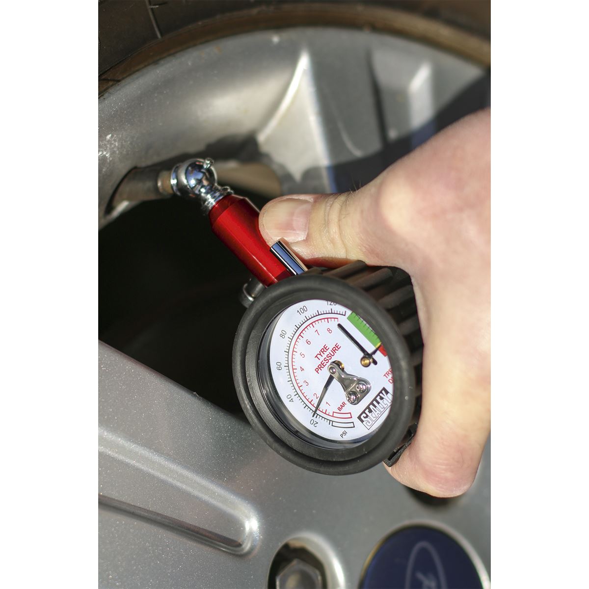 Sealey Tyre Pressure Gauge with Tread Depth Gauge 0-8bar(0-120psi) TSTPDG01