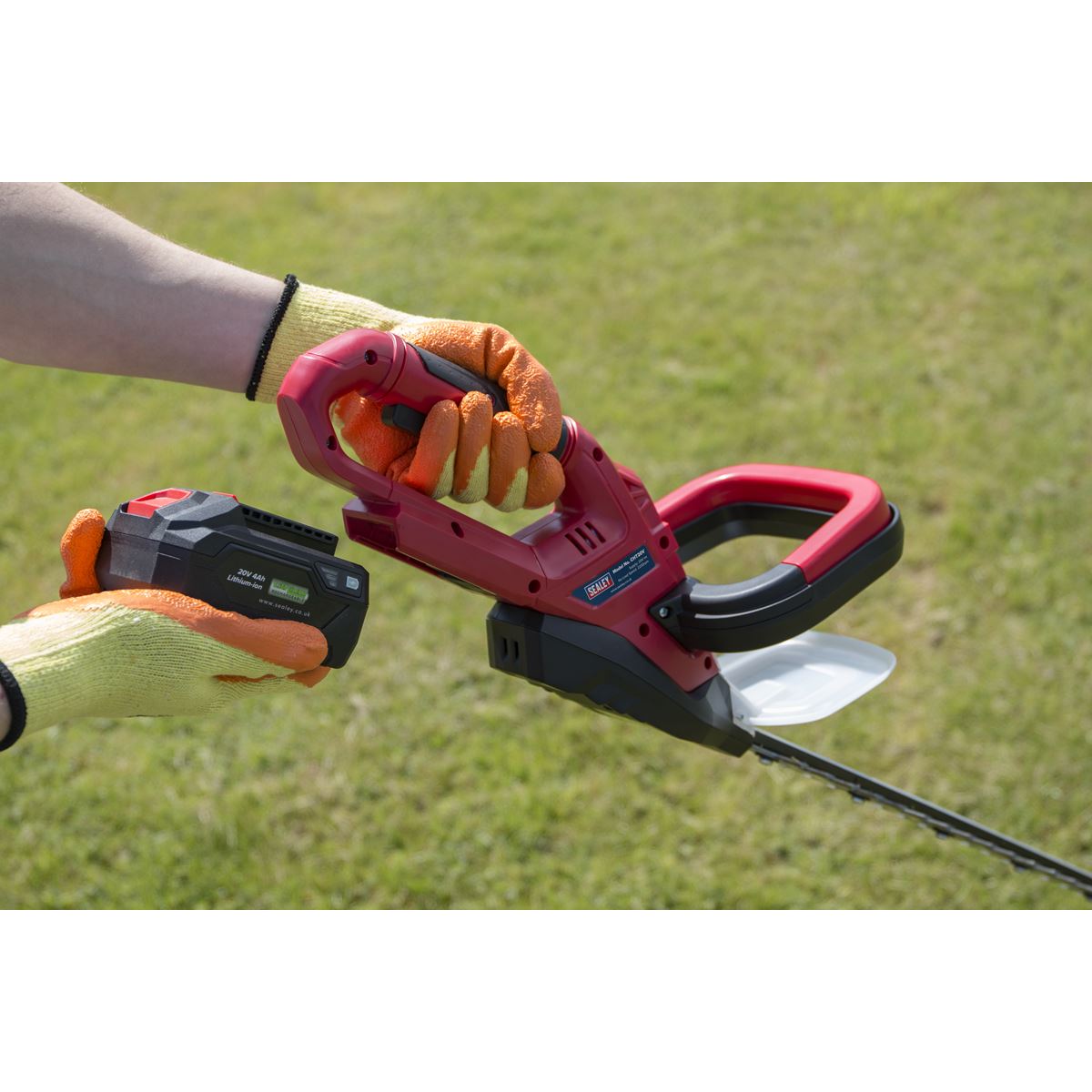 Sealey Hedge Trimmer Cordless 20V - Body Only CHT20V