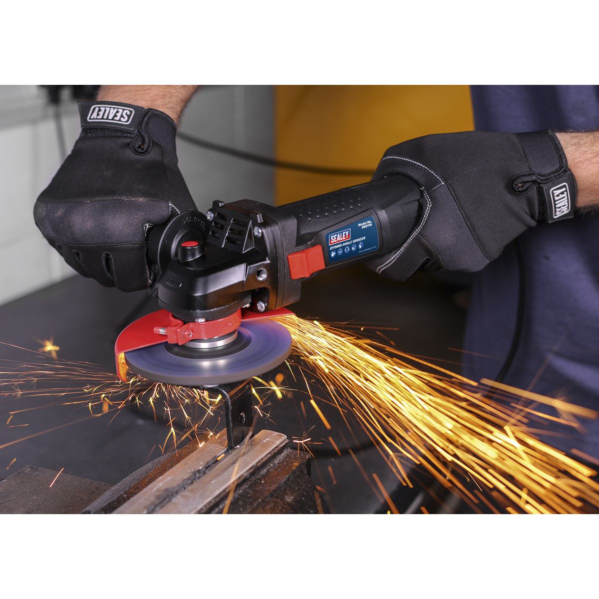 Sealey Angle Grinder 115mm 750W/230V Slim Body SGS115