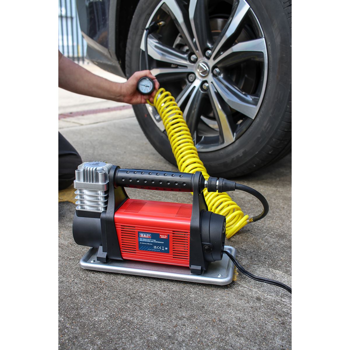 Sealey Tyre Inflator/Mini Air Compressor 12V Heavy-Duty MAC07